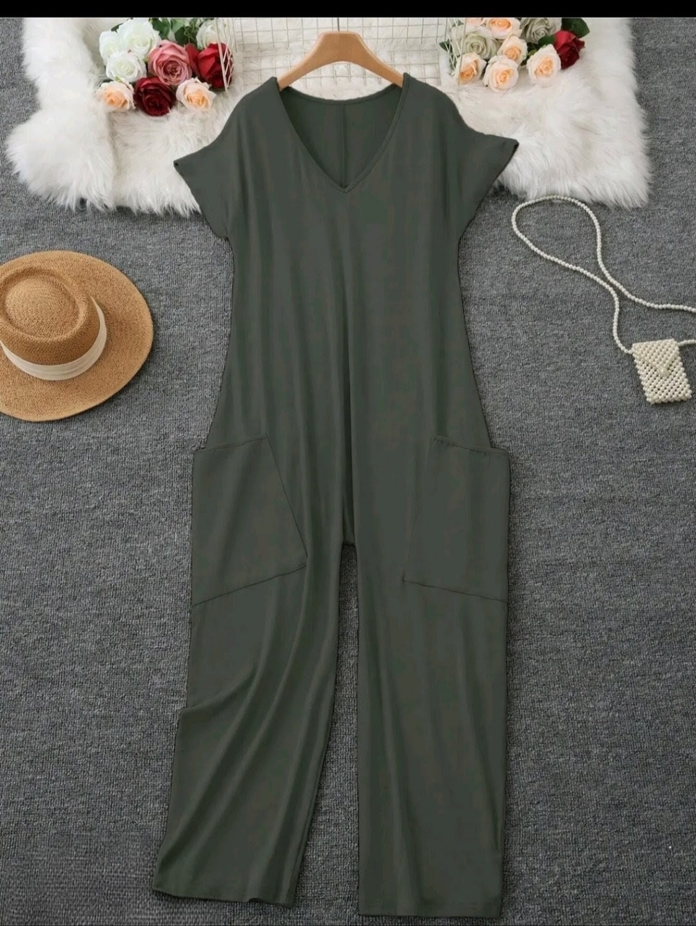 New Oversized Relaxed V-Neck Olive Jumpsuit with Pockets In Olive Green Size Sm - Picture 3 of 5
